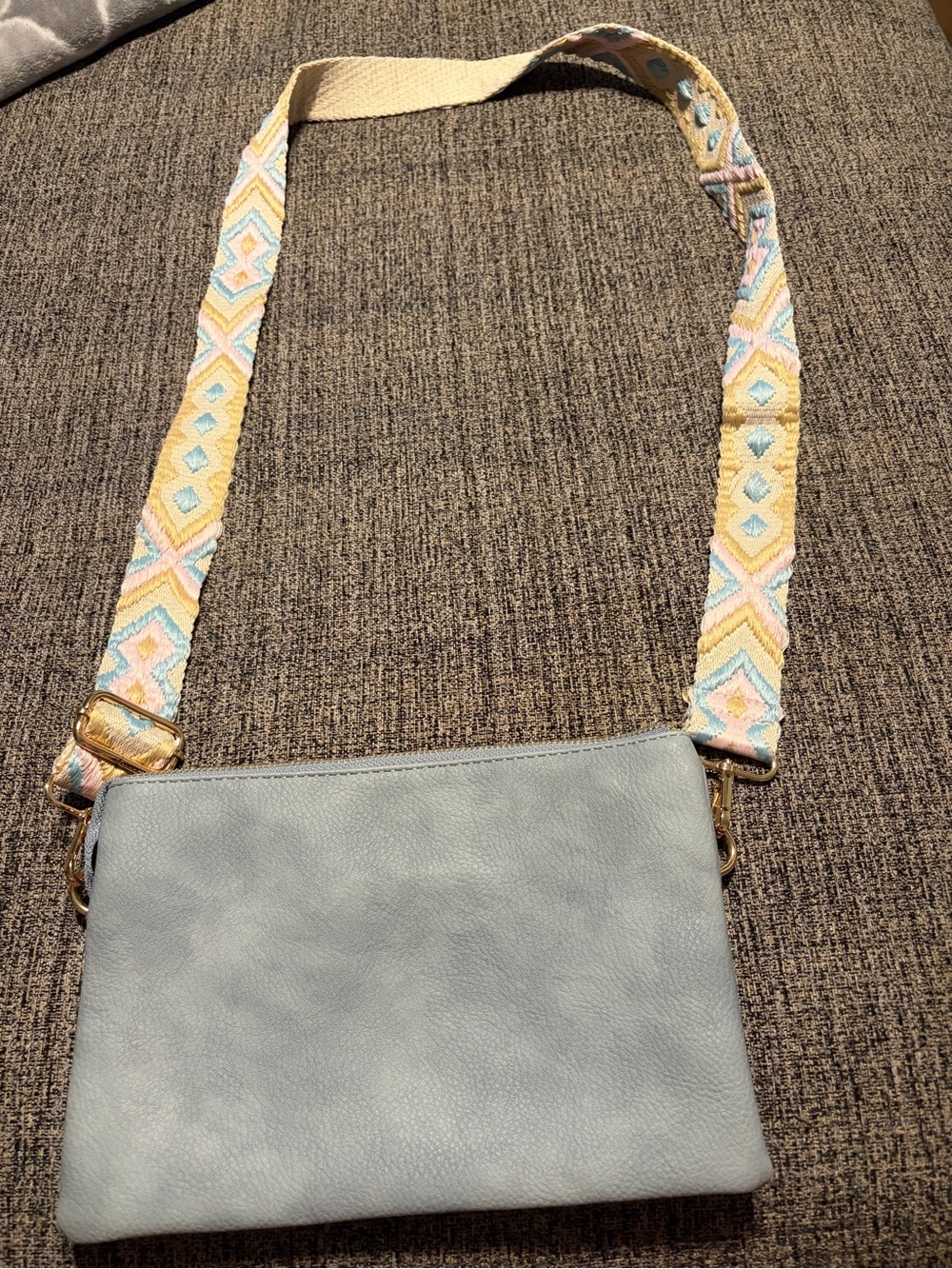 Jen and Co Light Blue Crossbody Bag with Patterned Strap